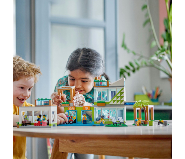 LEGO City 60365 Apartamentowiec - 1144441 - zdjęcie 11